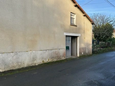 BELLE MAISON DE VILLAGE 143 M², 5 CHAMBRES, PARKING PRIVATIF ET JARDIN EN FACE.
