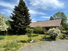 CHARMANT ENSEMBLE IMMOBILIER, 2 LOGEMENTS, 247 m², 7 CHAMBRES et dépendances SUR 4 Ha JOLIMENT ARBORÉS