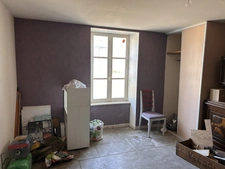 ENSEMBLE IMMOBILIER A RESTAURER (3 LOGEMENTS et une DÉPENDANCE) , CENTRE BOURG, JARDIN, PROCHE ÉCOLE
