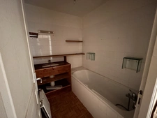 ENSEMBLE IMMOBILIER A RESTAURER (3 LOGEMENTS et une DÉPENDANCE) , CENTRE BOURG, JARDIN, PROCHE ÉCOLE