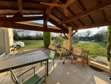 CHARMANTE MAISON RÉNOVÉE AUX ACCENTS MÉRIDIONNAUX, 2 CHAMBRES, JARDIN ET PISCINE
