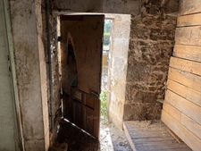 ENSEMBLE IMMOBILIER A RESTAURER (3 LOGEMENTS et une DÉPENDANCE) , CENTRE BOURG, JARDIN, PROCHE ÉCOLE