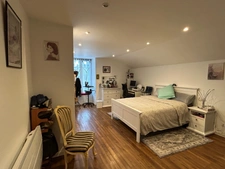 JOLIE MAISON DE VILLAGE ENTIÈREMENT RÉNOVÉE EN 2024, 3 CHAMBRES, JARDIN 700 M² à 50 m. LIBRE JUILLET 2026