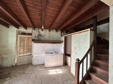 ENSEMBLE IMMOBILIER A RESTAURER (3 LOGEMENTS et une DÉPENDANCE) , CENTRE BOURG, JARDIN, PROCHE ÉCOLE