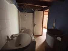 ENSEMBLE DE TROIS BÂTISSES (166, 42 et 36 m²) A RESTAURER ENTIÈREMENT, SUR 1382 M² AU CALME ET SANS VIS A VIS !!