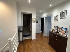 JOLIE MAISON DE VILLAGE ENTIÈREMENT RÉNOVÉE EN 2024, 3 CHAMBRES, JARDIN 700 M² à 50 m. LIBRE JUILLET 2026
