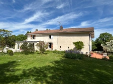 CHARMANT ENSEMBLE IMMOBILIER, 2 LOGEMENTS, 247 m², 7 CHAMBRES et dépendances SUR 4 Ha JOLIMENT ARBORÉS