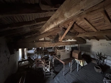 ENSEMBLE IMMOBILIER A RESTAURER (3 LOGEMENTS et une DÉPENDANCE) , CENTRE BOURG, JARDIN, PROCHE ÉCOLE