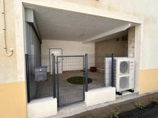 BELLE MAISON DE VILLAGE 143 M², 5 CHAMBRES, PARKING PRIVATIF ET JARDIN EN FACE.