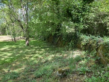 CHARMANT ENSEMBLE IMMOBILIER, 2 LOGEMENTS, 247 m², 7 CHAMBRES et dépendances SUR 4 Ha JOLIMENT ARBORÉS