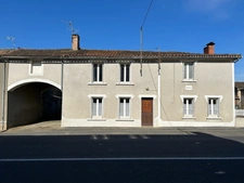 ANCIEN RELAIS DE POSTE, 133 m², 4 CHAMBRES, REMISES, DÉPENDANCES & JARDIN SUR 2920 M²