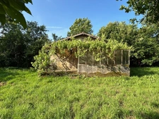 ENSEMBLE DE TROIS BÂTISSES (166, 42 et 36 m²) A RESTAURER ENTIÈREMENT, SUR 1382 M² AU CALME ET SANS VIS A VIS !!