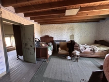 ENSEMBLE IMMOBILIER A RESTAURER (3 LOGEMENTS et une DÉPENDANCE) , CENTRE BOURG, JARDIN, PROCHE ÉCOLE