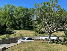 TRÈS BELLE MAISON INDIVIDUELLE SUR SOUS-SOL, 5 CHAMBRES, 3705 M² EN PARTIE BOISÉ + FORAGE, SANS VIS A VIS