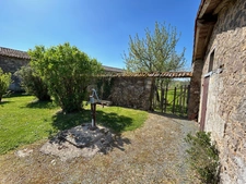 ANCIEN RELAIS DE POSTE, 133 m², 4 CHAMBRES, REMISES, DÉPENDANCES & JARDIN SUR 2920 M²