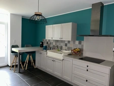 CHARMANTE MAISON INDIVIDUELLE  PROCHE CENTRE BOURG SUR 1751 M² DE JARDIN, ANNEXES et DÉPENDANCES
