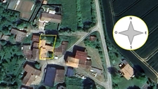 JOLIE MAISON DE VILLAGE AVEC EXTERIEURS, 2 ou 3 CHAMBRES, BEAUCOUP DE CHARME !!