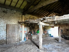 TRÈS JOLIE MAISON DE CARACTÈRE A RÉNOVER ENTIÈREMENT, POSSIBILITÉ 140 M² HABITABLES, ANNEXES ET DÉPENDANCES SUR 8768 M² 