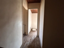 ENSEMBLE IMMOBILIER A RESTAURER (3 LOGEMENTS et une DÉPENDANCE) , CENTRE BOURG, JARDIN, PROCHE ÉCOLE