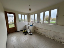 CHARMANTE MAISON INDIVIDUELLE  PROCHE CENTRE BOURG SUR 1751 M² DE JARDIN, ANNEXES et DÉPENDANCES
