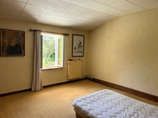 CHARMANT ENSEMBLE IMMOBILIER, 2 LOGEMENTS, 247 m², 7 CHAMBRES et dépendances SUR 4 Ha JOLIMENT ARBORÉS