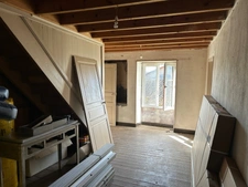 MAISON DE BOURG A FINIR DE RÉNOVER, 111 M² EXPLOITABLES, DÉPENDANCES, TERRAIN 1310M²... A SAISIR !!