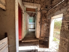 ENSEMBLE IMMOBILIER A RESTAURER (3 LOGEMENTS et une DÉPENDANCE) , CENTRE BOURG, JARDIN, PROCHE ÉCOLE