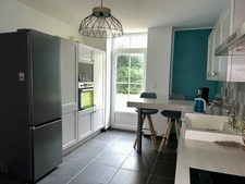 CHARMANTE MAISON INDIVIDUELLE  PROCHE CENTRE BOURG SUR 1751 M² DE JARDIN, ANNEXES et DÉPENDANCES