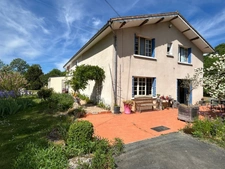 CHARMANT ENSEMBLE IMMOBILIER, 2 LOGEMENTS, 247 m², 7 CHAMBRES et dépendances SUR 4 Ha JOLIMENT ARBORÉS