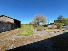 ANCIEN RELAIS DE POSTE, 133 m², 4 CHAMBRES, REMISES, DÉPENDANCES & JARDIN SUR 2920 M²