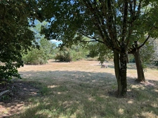 PROPRIETE A LA CAMPAGNE, SANS VOISINS, 251 M², 6 CHAMBRES, DÉPENDANCES, SUR 3684 M² à 8 KMS DE ST MAIXENT.