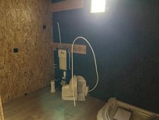 BÂTIMENT OSSATURE BOIS A ACHEVER POUR ACTIVITÉ de BUREAU ou AMÉNAGEABLE EN HABITATION !!