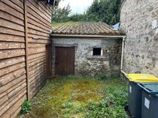 JOLI LOGEMENT 80 M² sur 3 niveaux, 2 CHAMBRES, GARAGE ET REMISE NON ATTENANTS - LOCATAIRE EN PLACE