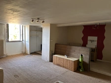 ENSEMBLE IMMOBILIER A RESTAURER (3 LOGEMENTS et une DÉPENDANCE) , CENTRE BOURG, JARDIN, PROCHE ÉCOLE