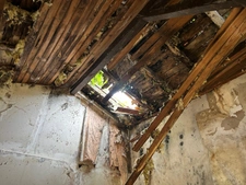 ENSEMBLE DE TROIS BÂTISSES (166, 42 et 36 m²) A RESTAURER ENTIÈREMENT, SUR 1382 M² AU CALME ET SANS VIS A VIS !!