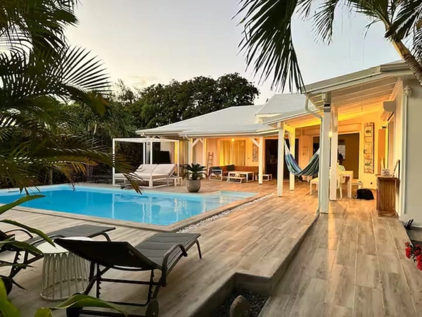 Villa de standing plage privative à pied piscine jacuzzi sur 700 m² de terrain