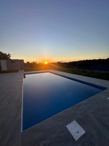 VUE MER ELOIGNEE ET MONTAGNE Superbe Villa neuve avec piscine à PEIT-BOURG