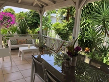 BEAUTIFUL HOUSE + STUDIO AND POOL IN BAIE MAHAULT (971)