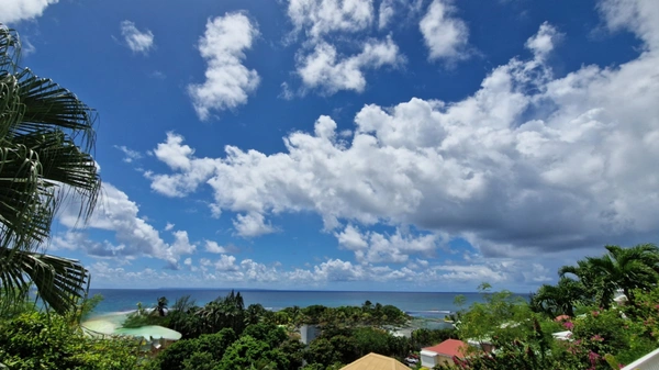 Superbe appartement VUE MER PANORAMIQUE plage privée à pied