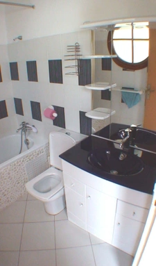 Dpt Guadeloupe (971), for sale LE GOSIER, Bas du Fort, beautiful duplex apartment T3 swimming pool beach on foot and parking