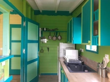 DESHAIES, Villa plage à pied, 2 bungalow, garage et piscine, sur 1 965 m² de terrain arboré