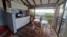 Bas du Fort, bel appartement duplex T3 piscine plage à pied et parking