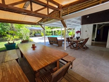 Zen villa with swimming pool. Prime location in Petit Bourg.