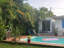 BEAUTIFUL HOUSE + STUDIO AND POOL IN BAIE MAHAULT (971)