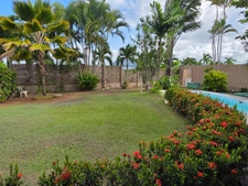 A CONVENIENCE UNOBSTRUCTED VIEW Villa with swimming pool and garage