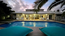 Superbe villa VUE MER ELOIGNÉE PLAGE A PIED piscine jacuzzi sur plus de 1900 m² de terrain à LE GOSIER (971)