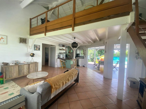 Superbe villa avec piscine dans résidence privée sécurisée, BAIE MAHAULT (971)