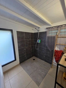 Villa 5 chambres + 2 F2 indépendants sur plus de 2400 m² de terrain