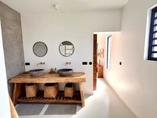 Superbe Villa ultra moderne + 2 dépendances 3 piscines sur 3 243 m² de terrain 