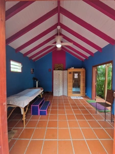 DESHAIES, Villa plage à pied, 2 bungalow, garage et piscine, sur 1 965 m² de terrain arboré